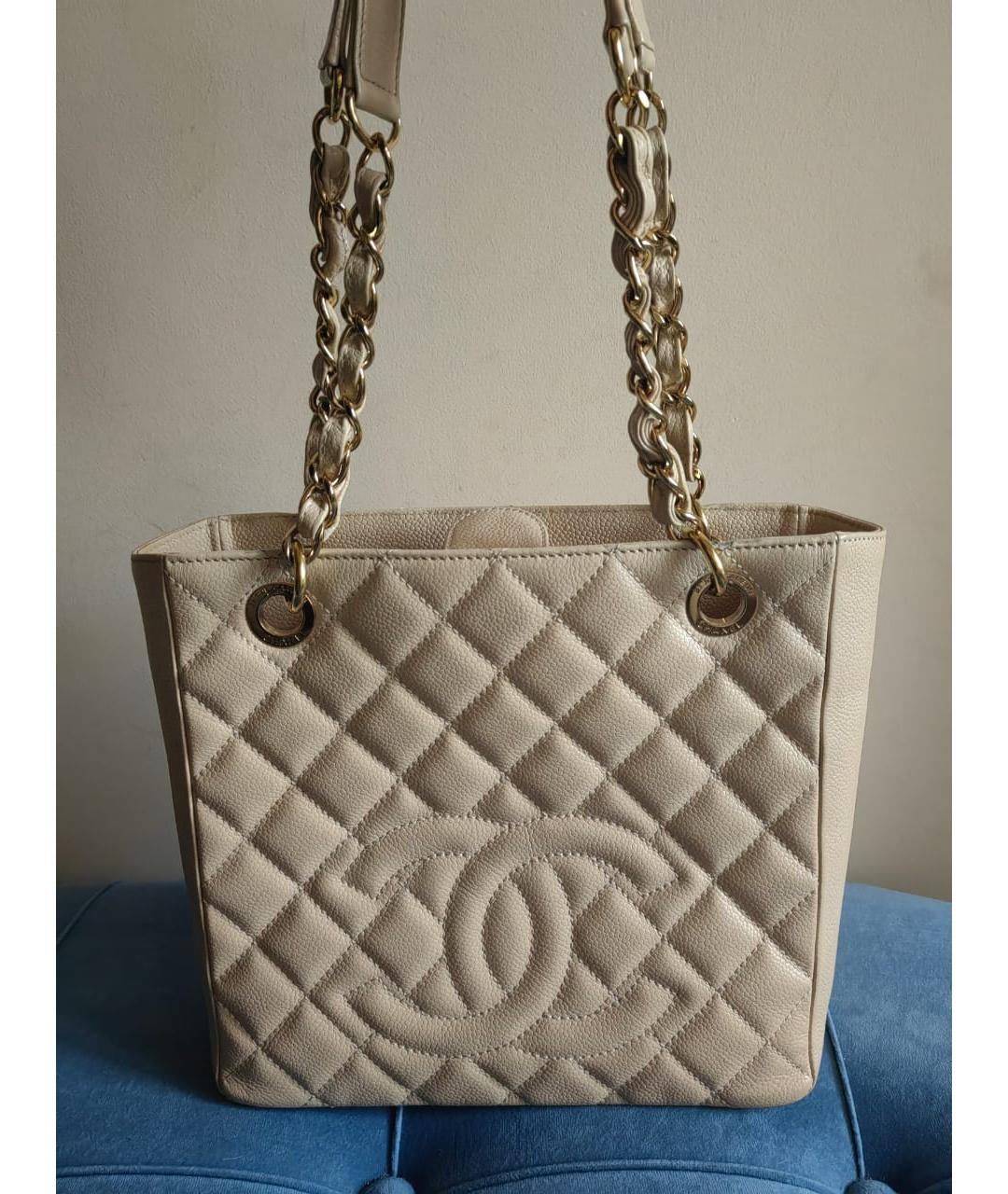 CHANEL PRE-OWNED Бежевая кожаная сумка тоут, фото 2