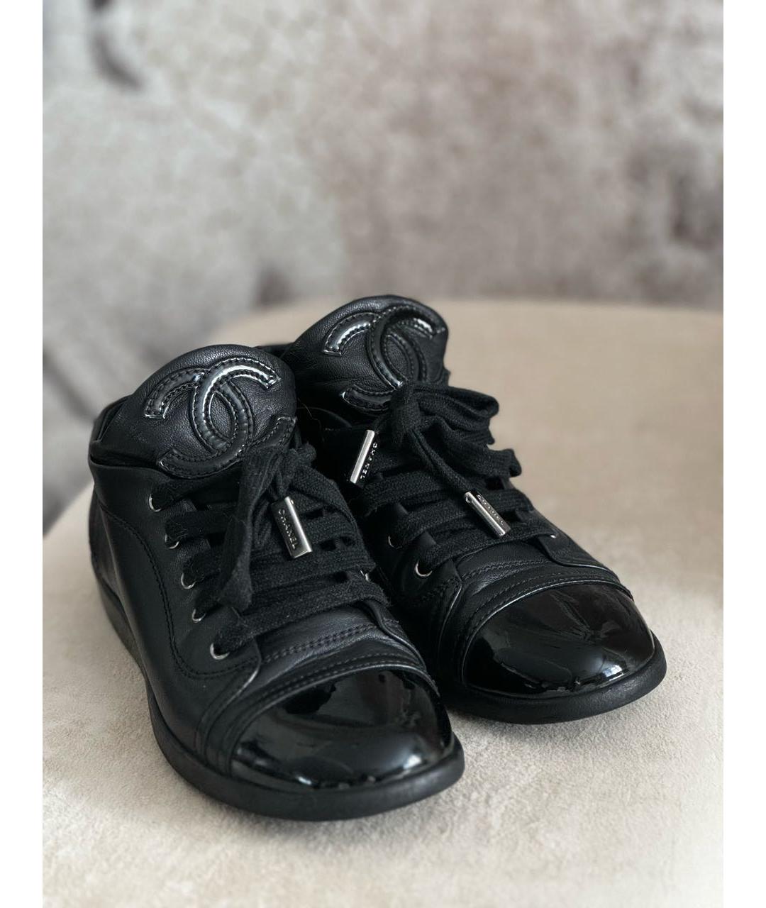 CHANEL PRE-OWNED Черные кожаные кеды, фото 3