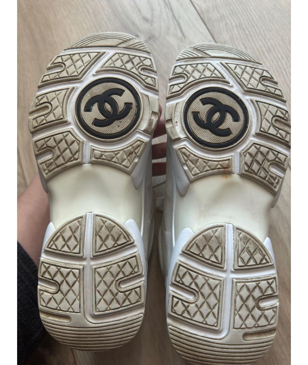 CHANEL PRE-OWNED Белые кроссовки, фото 4
