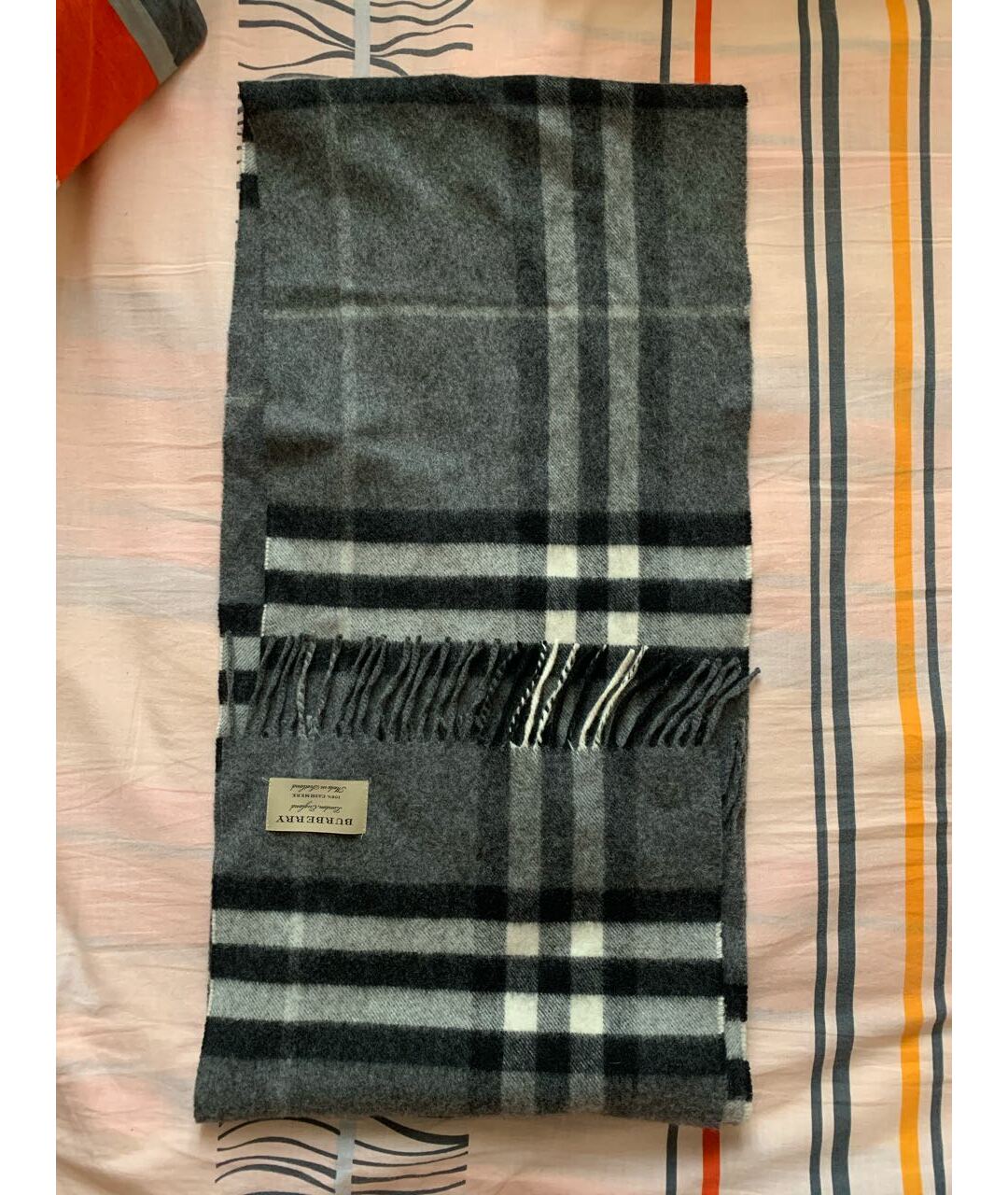BURBERRY Серый кашемировый шарф, фото 4