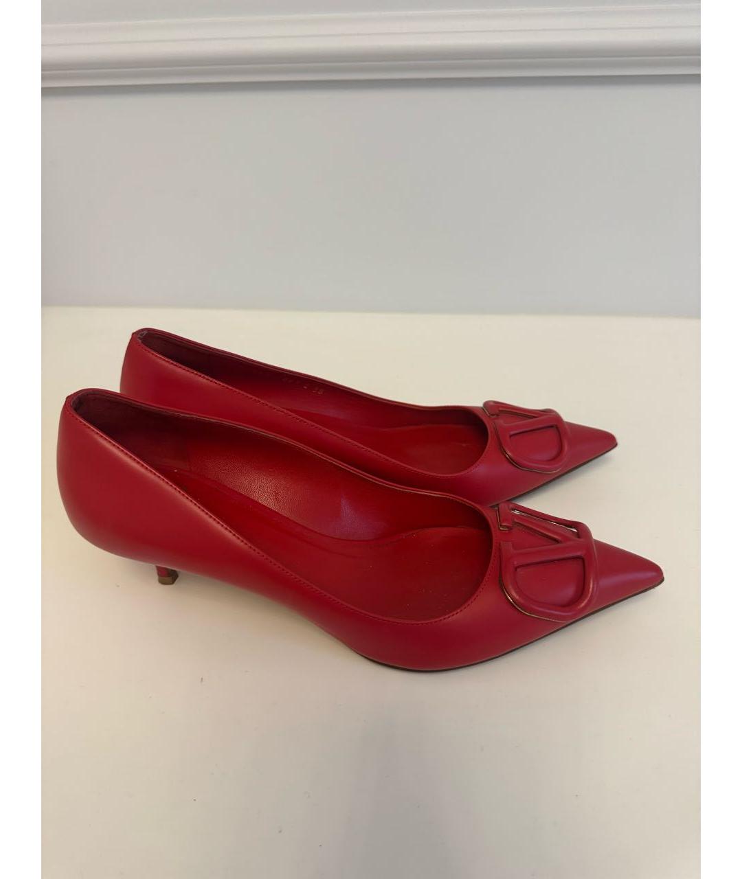 VALENTINO Красные кожаные лодочки на низком каблуке, фото 3
