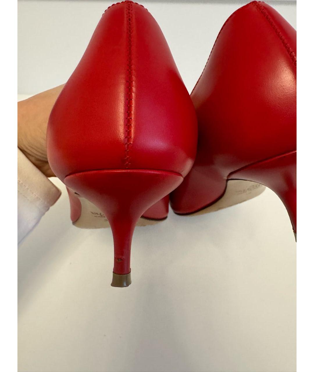 VALENTINO Красные кожаные лодочки на низком каблуке, фото 5