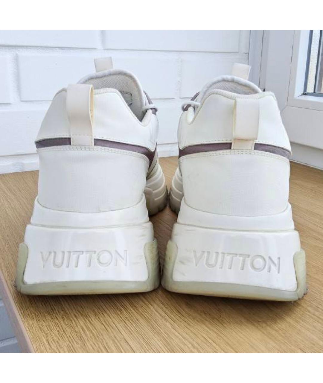 LOUIS VUITTON PRE-OWNED Белые низкие кроссовки / кеды, фото 4