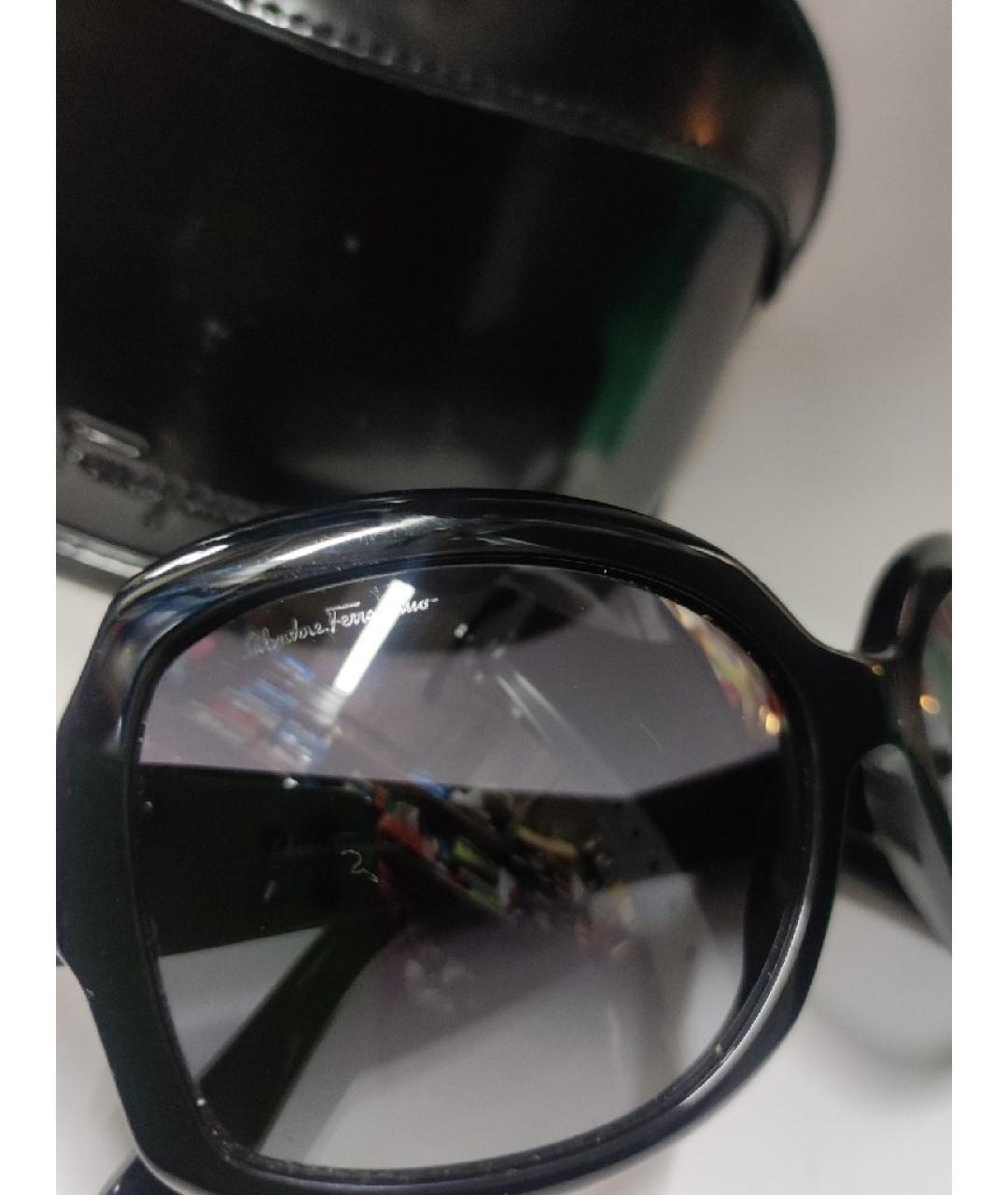 SALVATORE FERRAGAMO Черные пластиковые солнцезащитные очки, фото 5