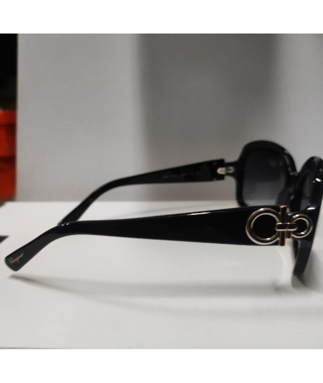 SALVATORE FERRAGAMO Черные пластиковые солнцезащитные очки, фото 2