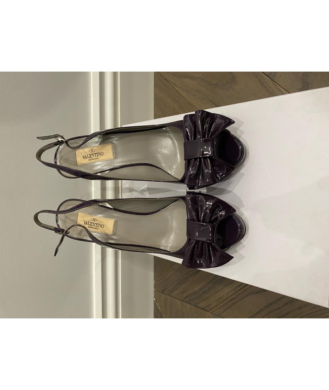 VALENTINO Фиолетовые туфли из лакированной кожи, фото 2