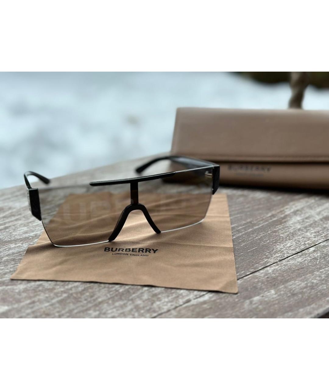 BURBERRY Черные пластиковые солнцезащитные очки, фото 4