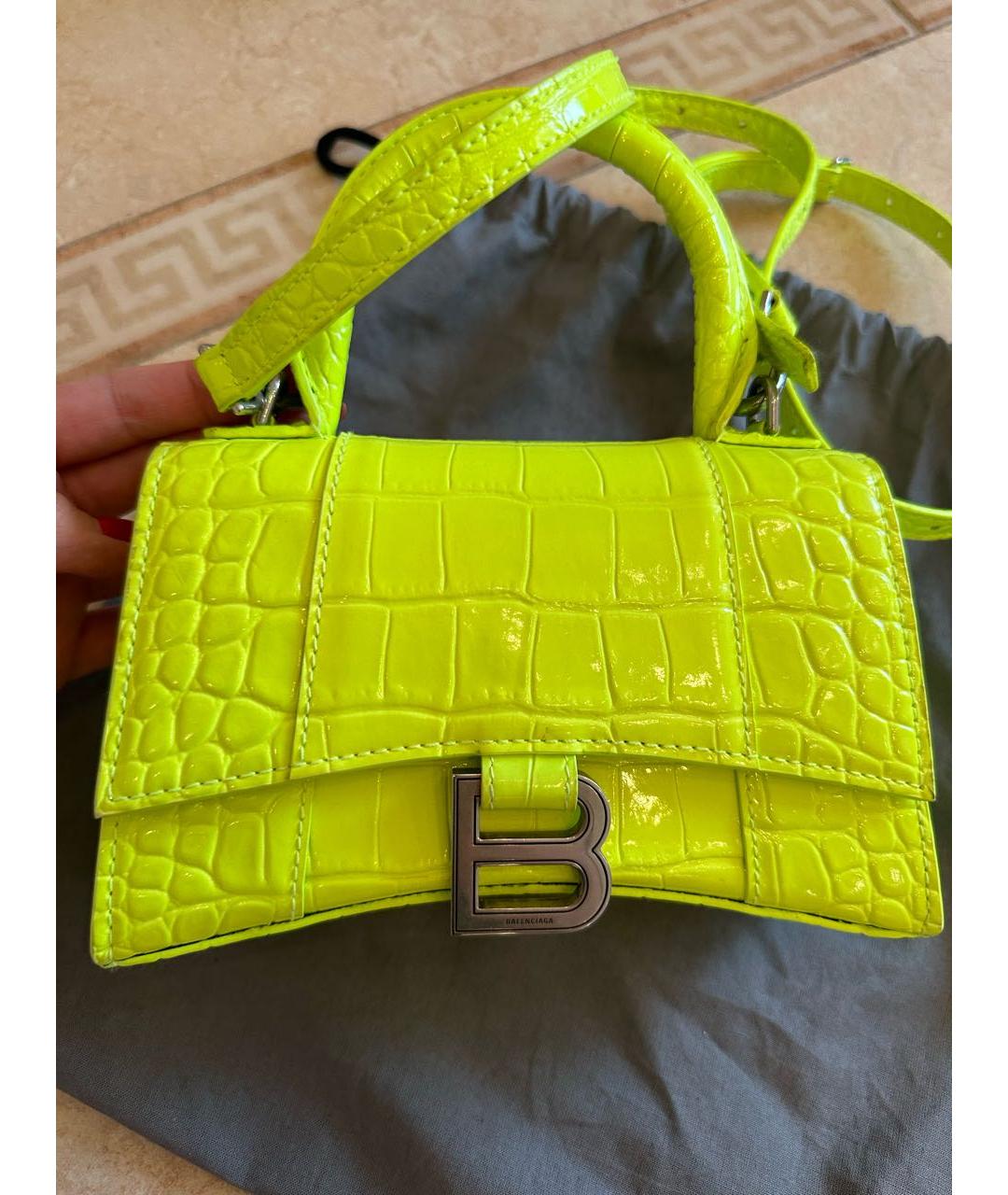 BALENCIAGA Желтая сумка через плечо из лакированной кожи, фото 2