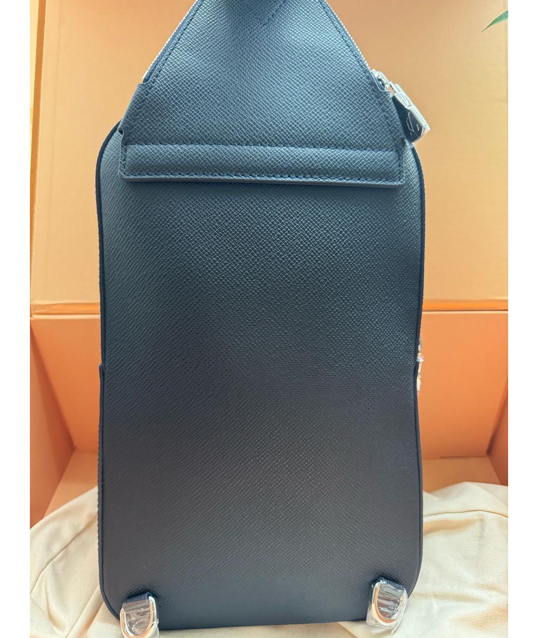 LOUIS VUITTON PRE-OWNED Темно-синяя кожаная сумка на плечо, фото 2