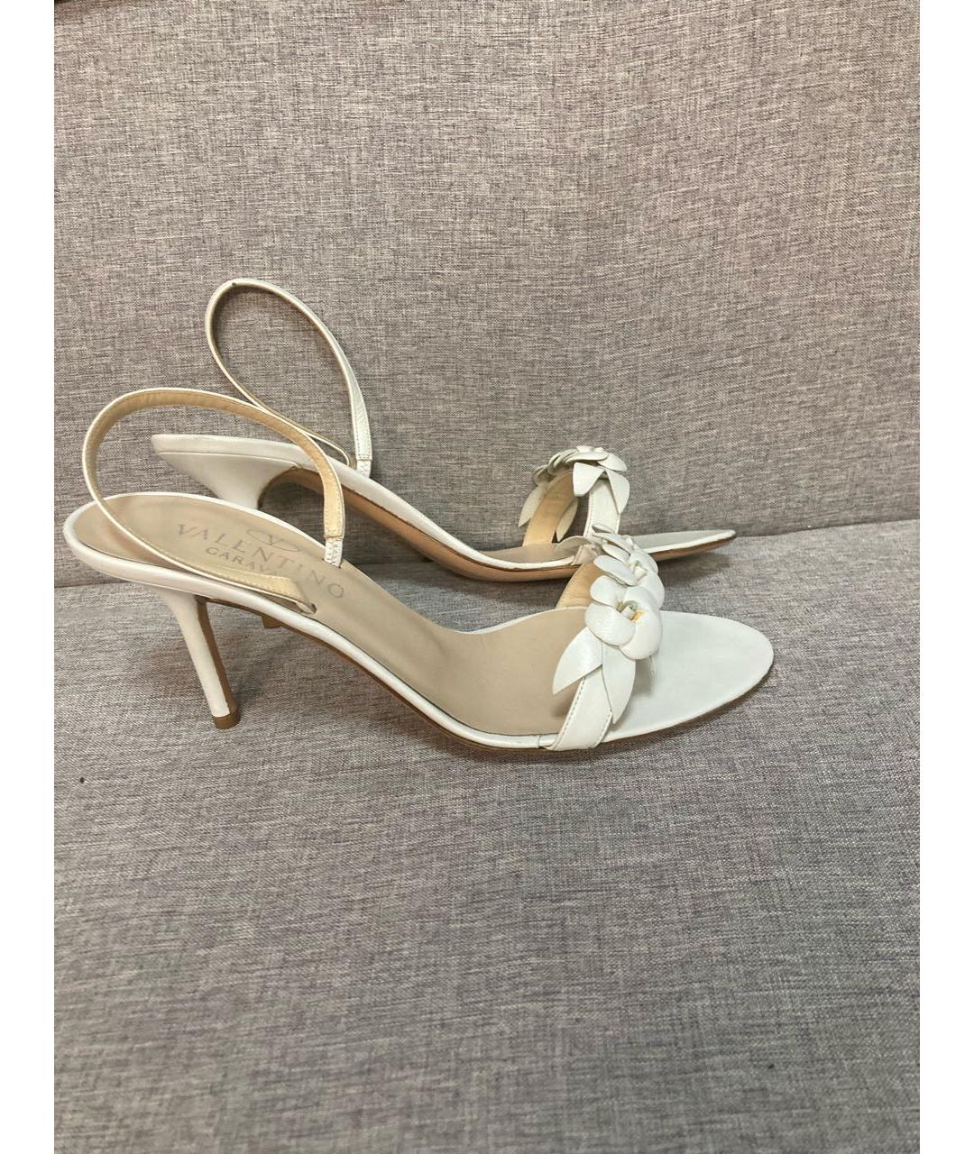 VALENTINO Белые кожаные босоножки, фото 7