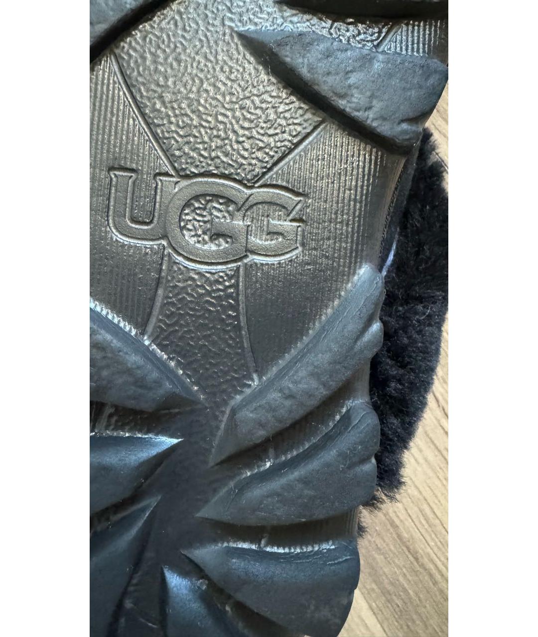 UGG AUSTRALIA Черные замшевые сабо, фото 6