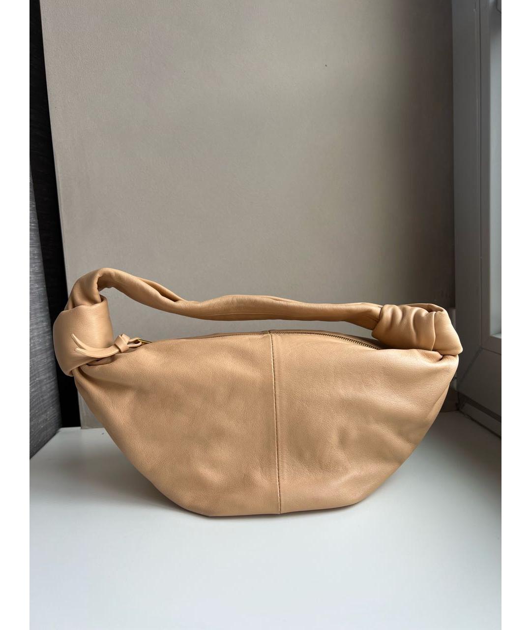 BOTTEGA VENETA Бежевая кожаная сумка с короткими ручками, фото 6