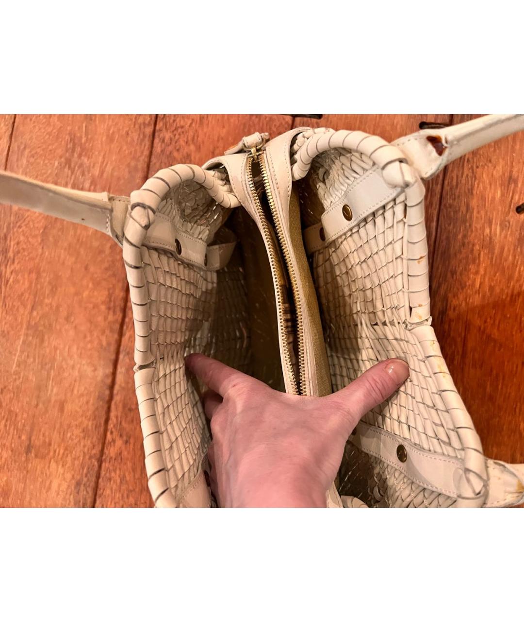 SALVATORE FERRAGAMO Бежевая кожаная сумка с короткими ручками, фото 4