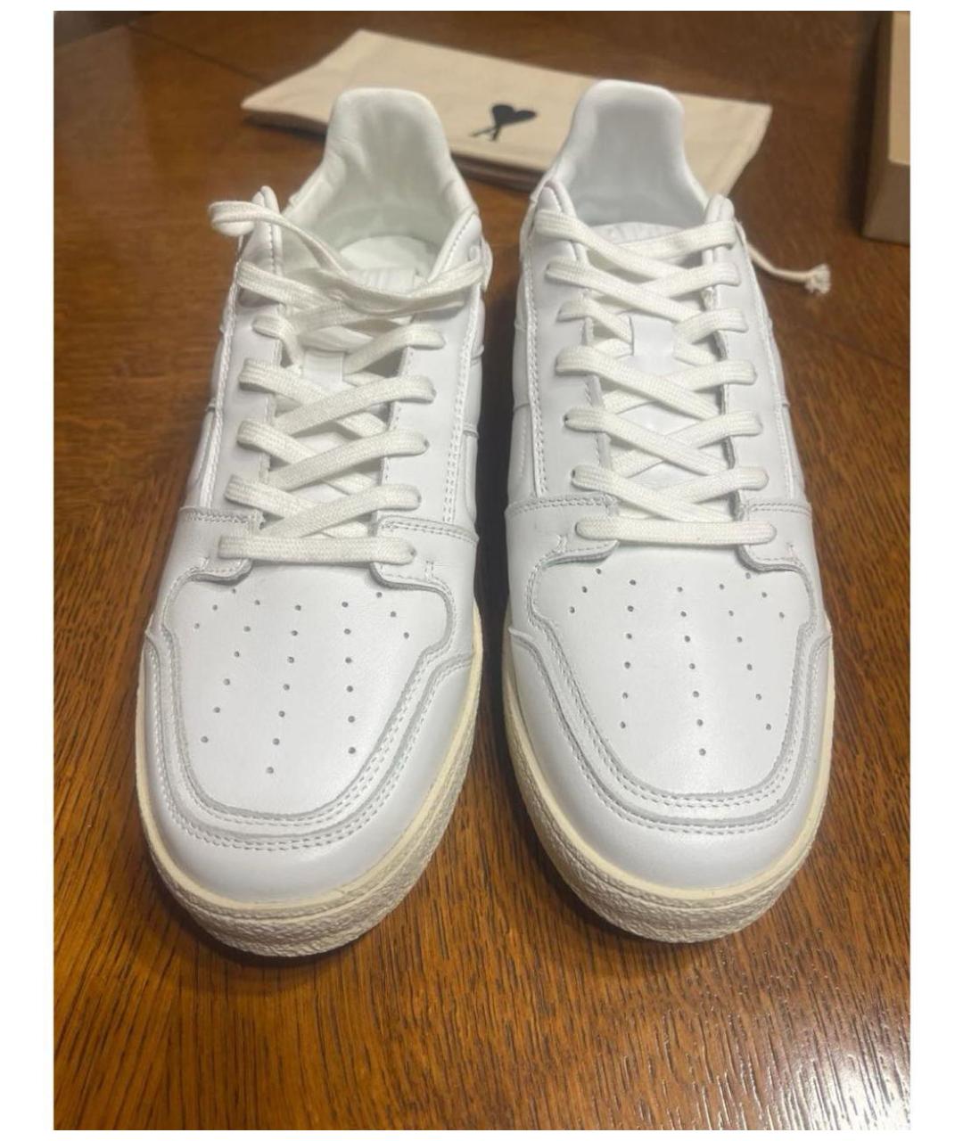AMI Белые кожаные низкие кроссовки / кеды, фото 5