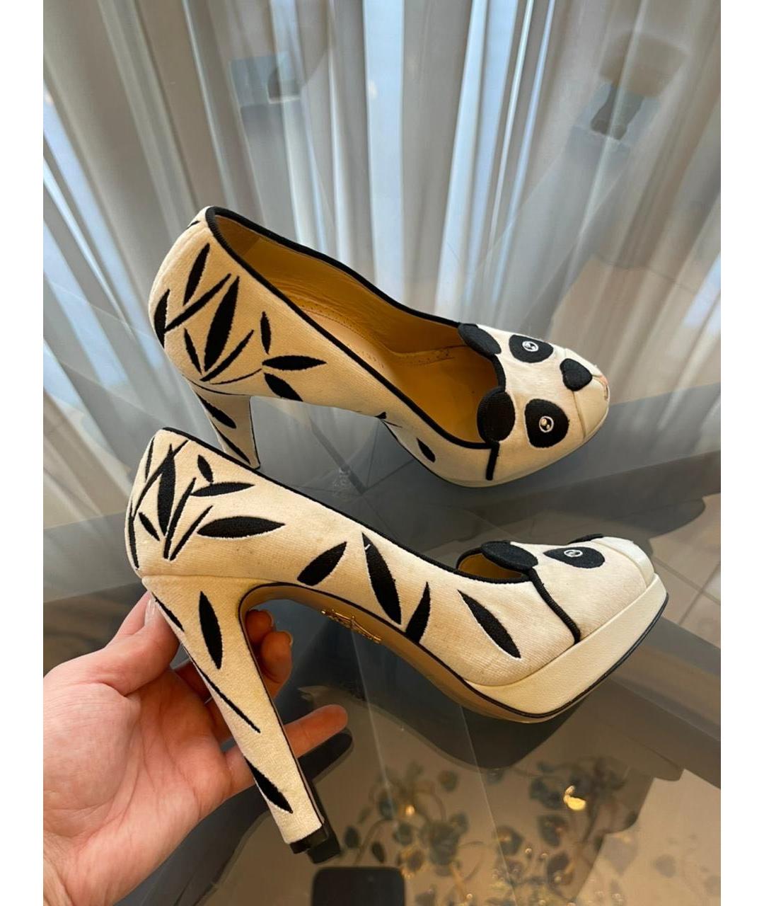 CHARLOTTE OLYMPIA Белые бархатные туфли, фото 3