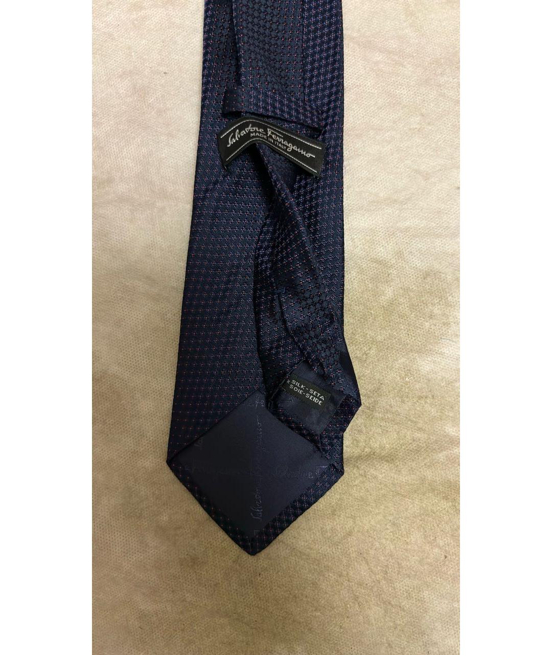 SALVATORE FERRAGAMO Темно-синий шелковый галстук, фото 3