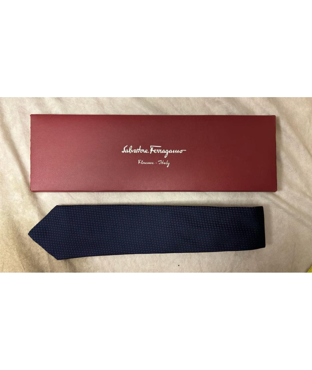 SALVATORE FERRAGAMO Темно-синий шелковый галстук, фото 4