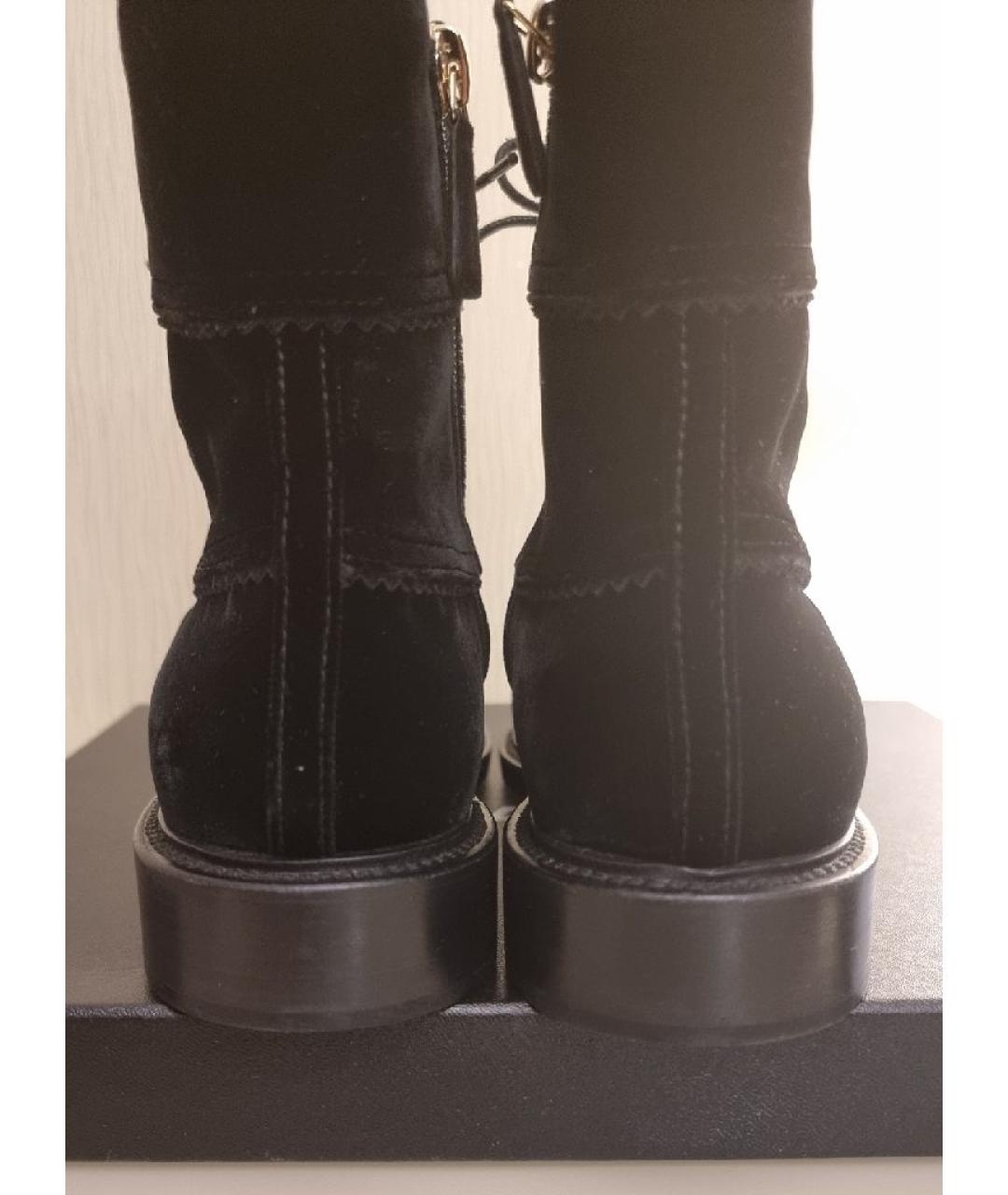 CHANEL PRE-OWNED Черные бархатные ботинки, фото 4