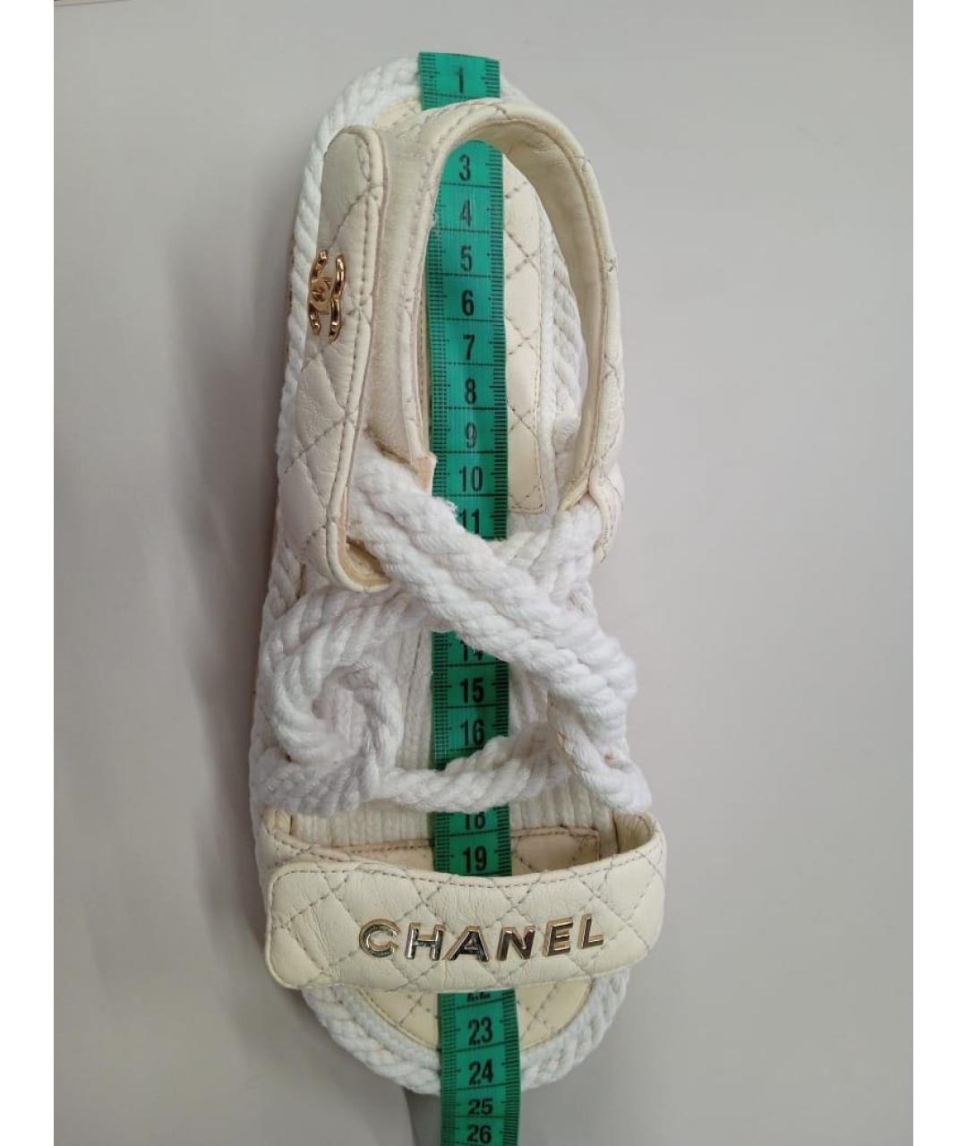 CHANEL PRE-OWNED Белые кожаные сандалии, фото 5