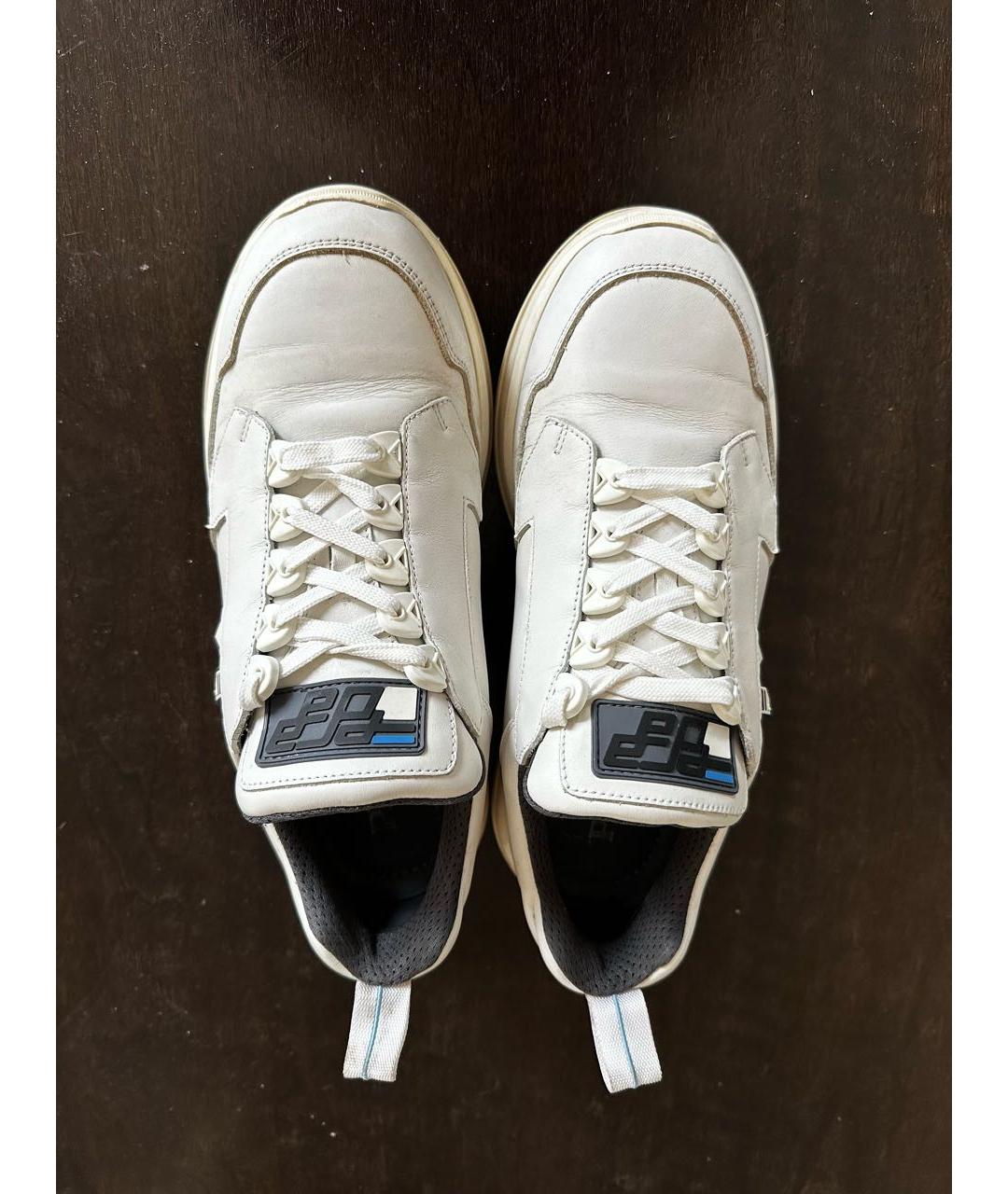 PRADA Белые кожаные низкие кроссовки / кеды, фото 3