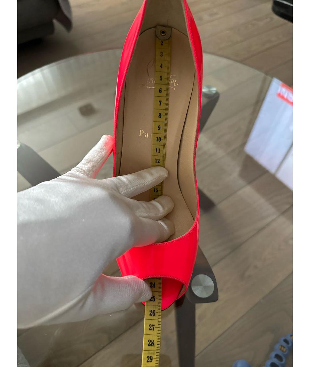 CHRISTIAN LOUBOUTIN Коралловые туфли из лакированной кожи, фото 7