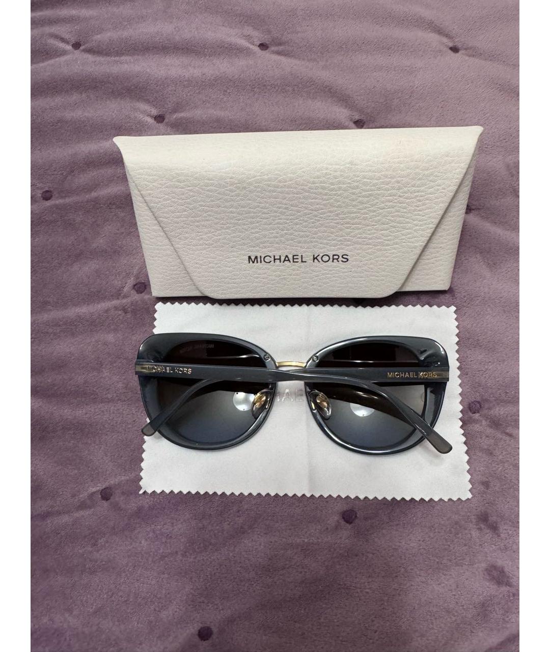 MICHAEL KORS Серые пластиковые солнцезащитные очки, фото 7