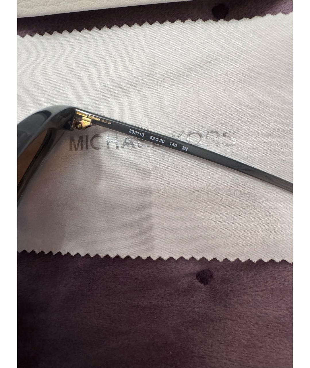MICHAEL KORS Серые пластиковые солнцезащитные очки, фото 6