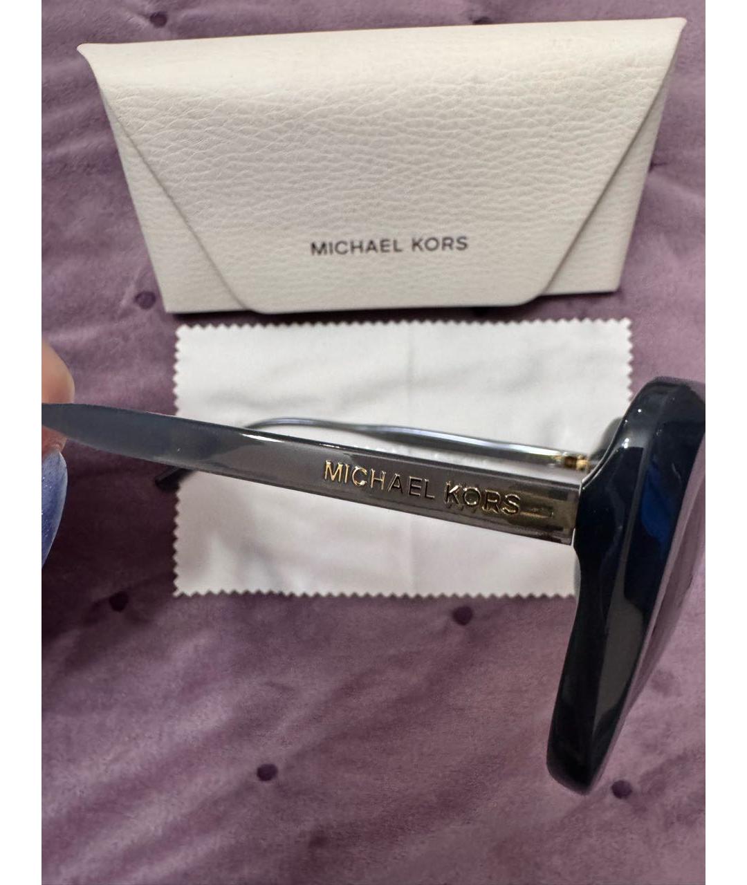MICHAEL KORS Серые пластиковые солнцезащитные очки, фото 3