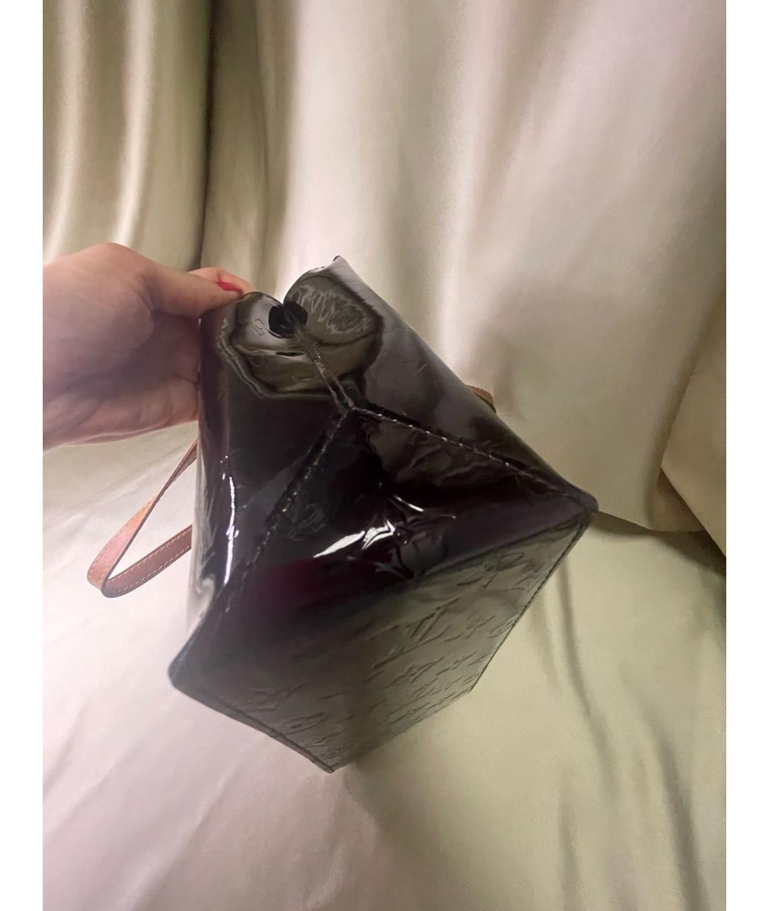 LOUIS VUITTON Бордовая сумка с короткими ручками из лакированной кожи, фото 8
