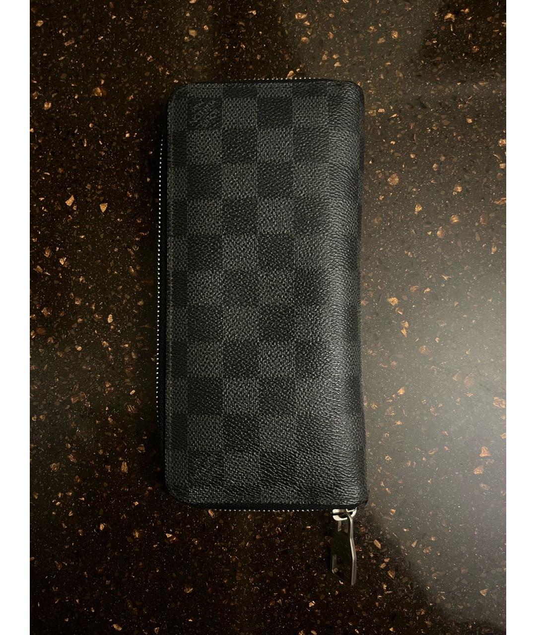 LOUIS VUITTON Антрацитовый кожаный кошелек, фото 2