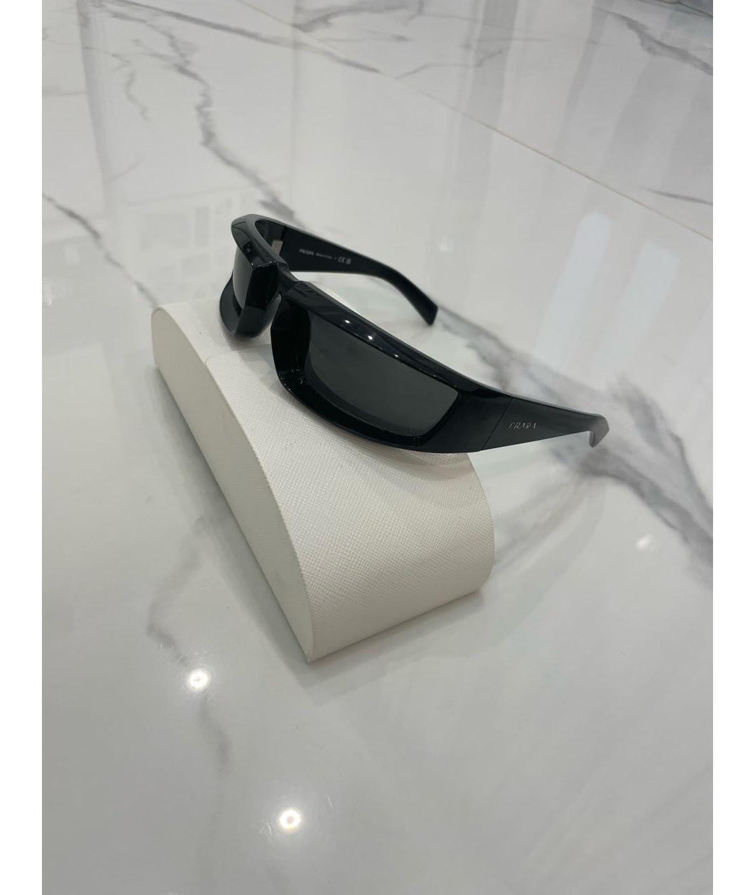 PRADA Черные пластиковые солнцезащитные очки, фото 3