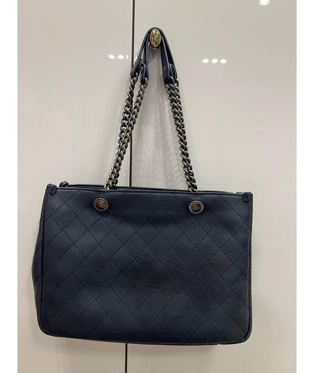 CHANEL PRE-OWNED Темно-синяя кожаная сумка тоут, фото 3