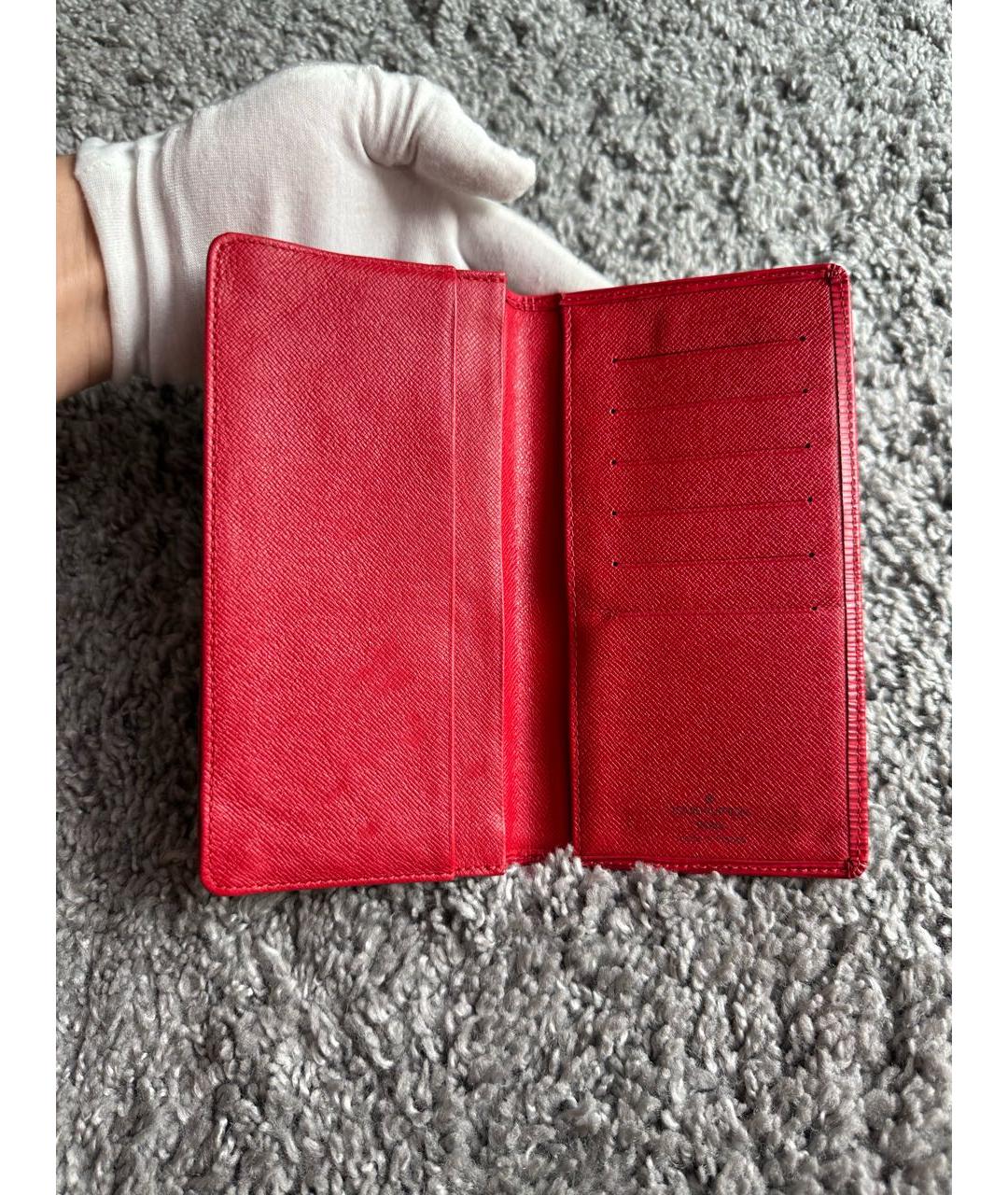 LOUIS VUITTON Красный кожаный кошелек, фото 3