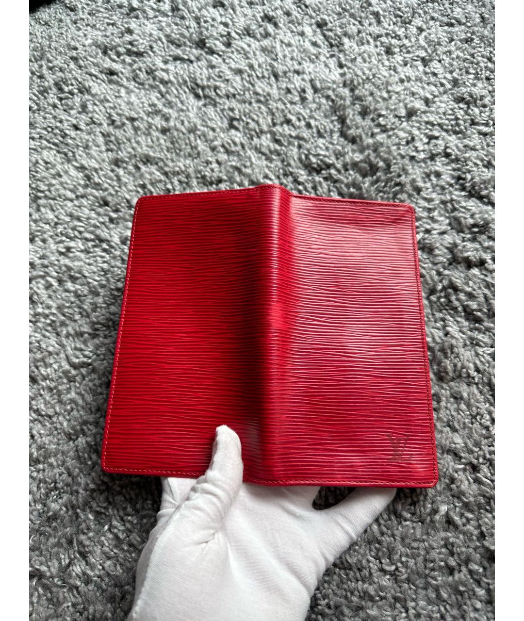LOUIS VUITTON Красный кожаный кошелек, фото 2