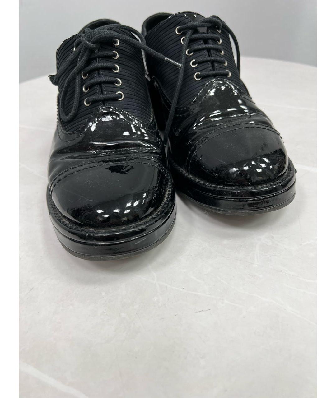 CHANEL PRE-OWNED Черные ботинки из лакированной кожи, фото 2