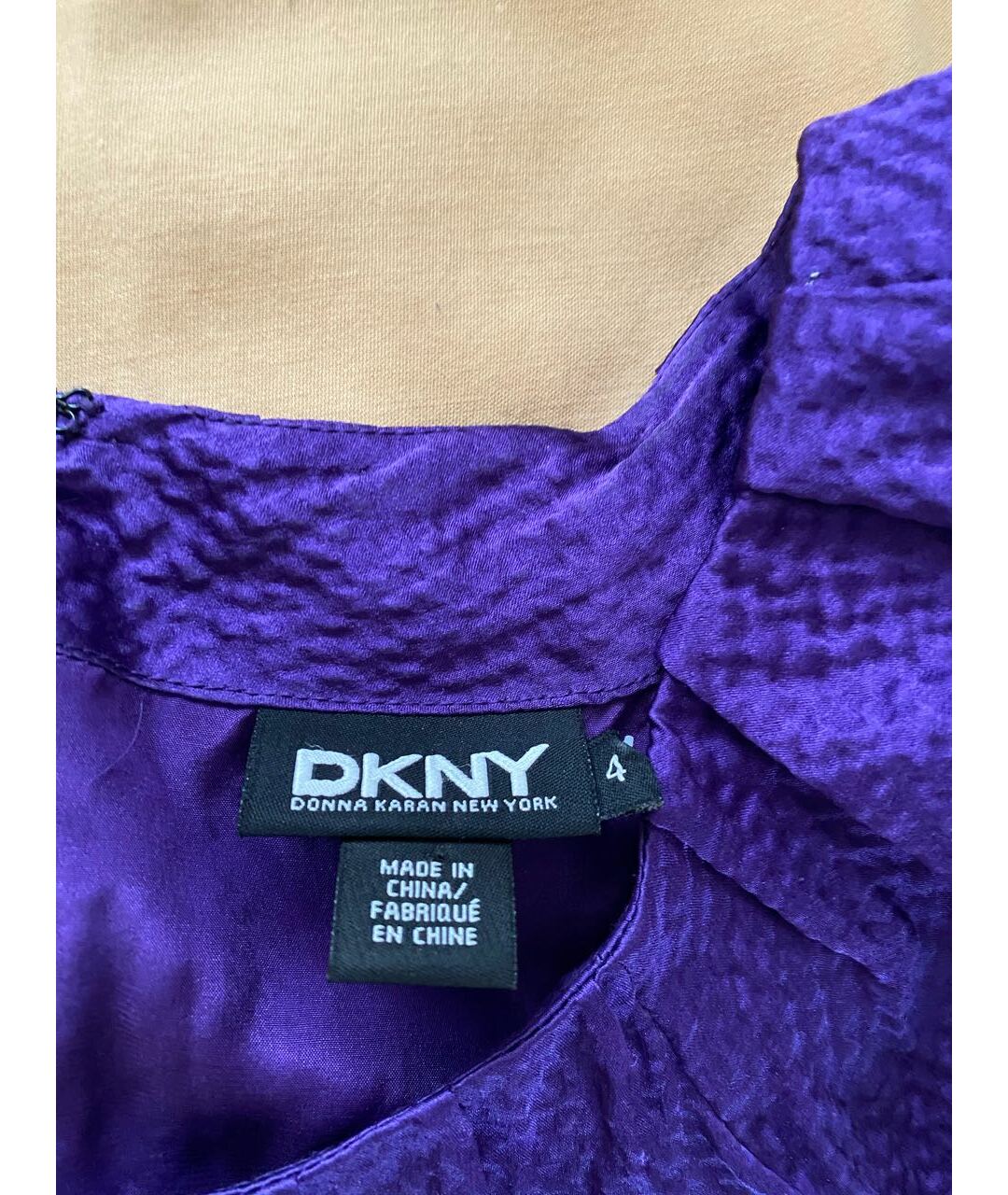 DKNY Фиолетовая шелковая футболка, фото 3