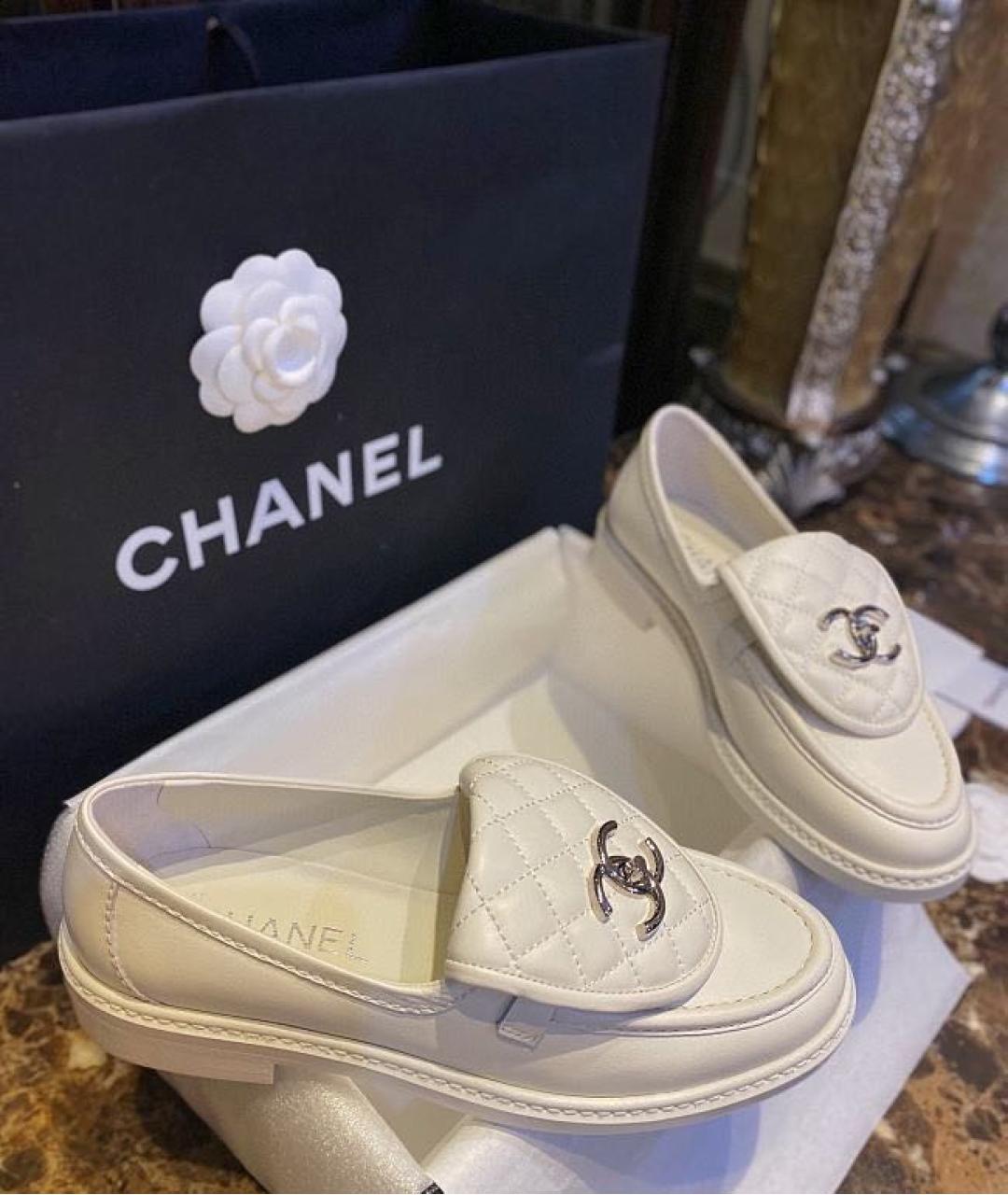 CHANEL PRE-OWNED Белые кожаные лоферы, фото 4