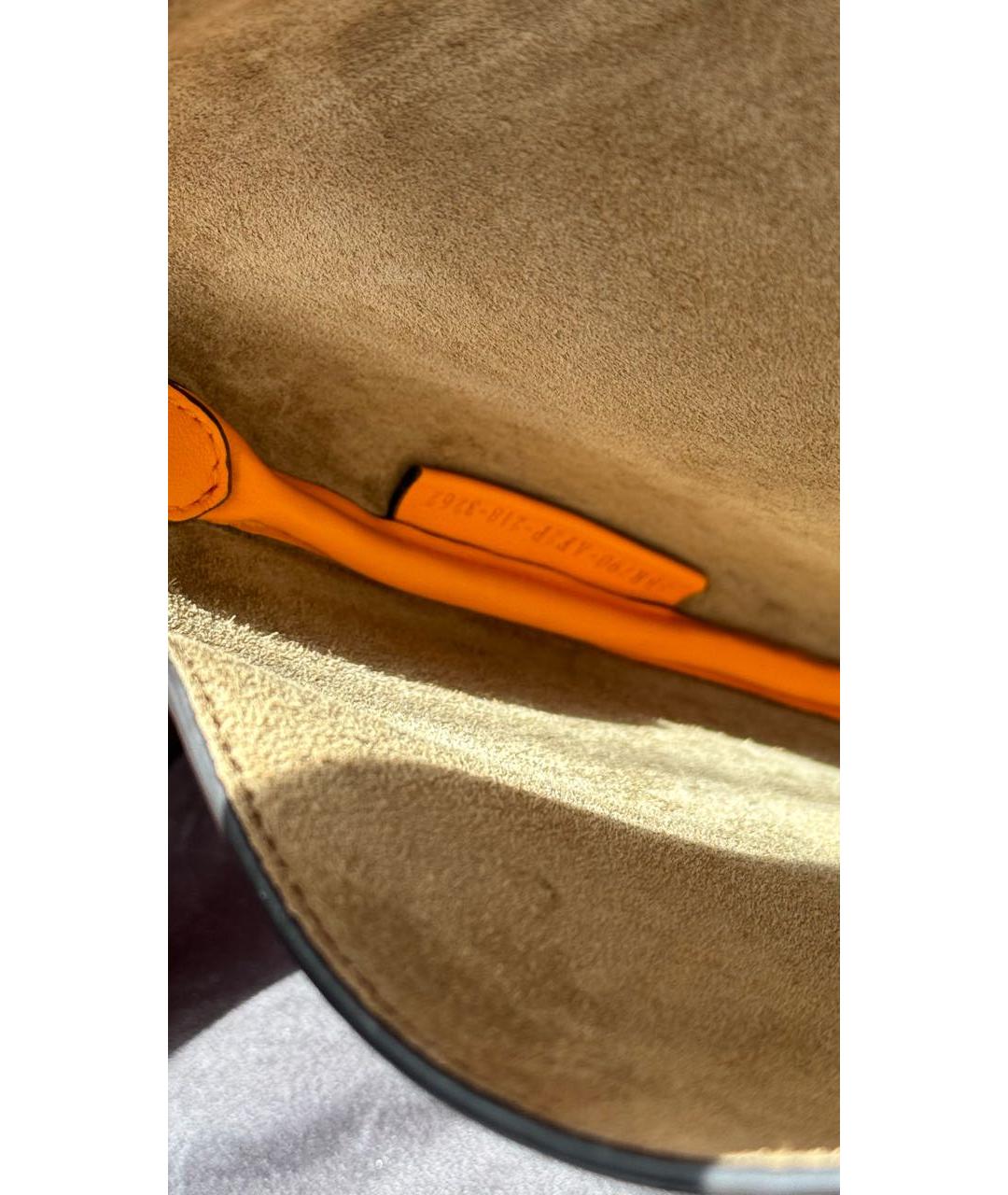FENDI Оранжевая кожаная сумка с короткими ручками, фото 7
