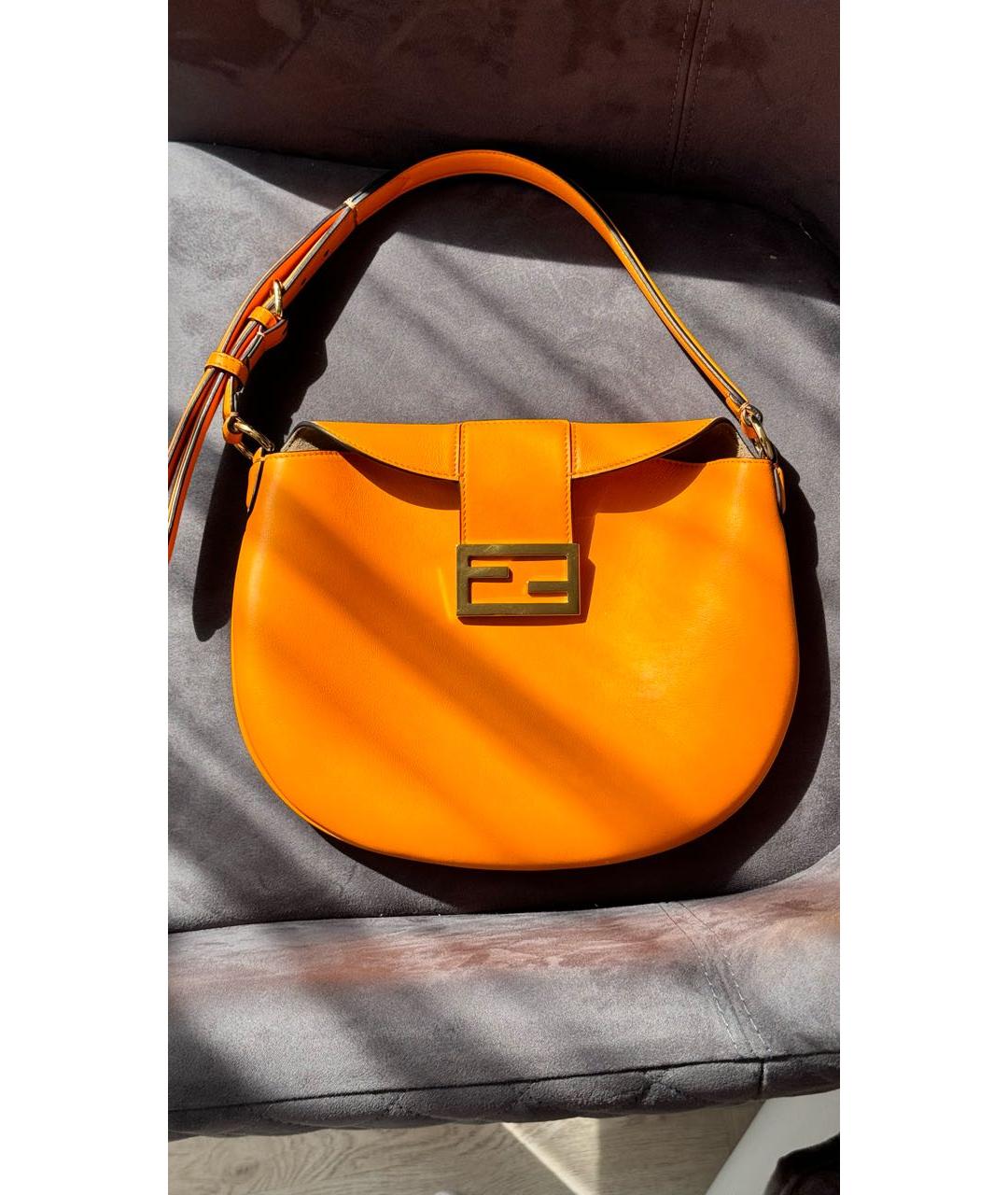 FENDI Оранжевая кожаная сумка с короткими ручками, фото 9