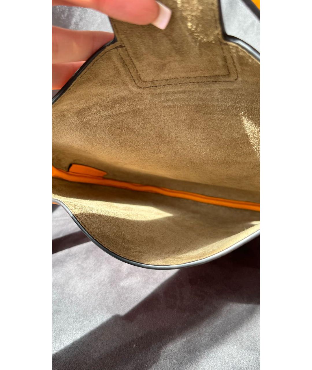 FENDI Оранжевая кожаная сумка с короткими ручками, фото 6