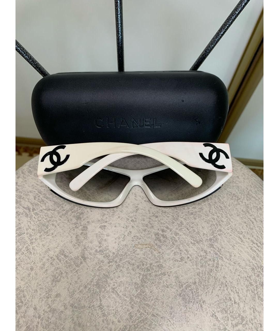 CHANEL PRE-OWNED Белые пластиковые солнцезащитные очки, фото 3