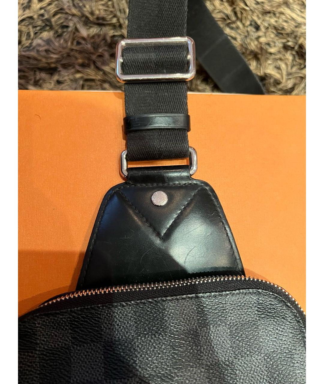 LOUIS VUITTON Антрацитовая сумка через плечо, фото 3