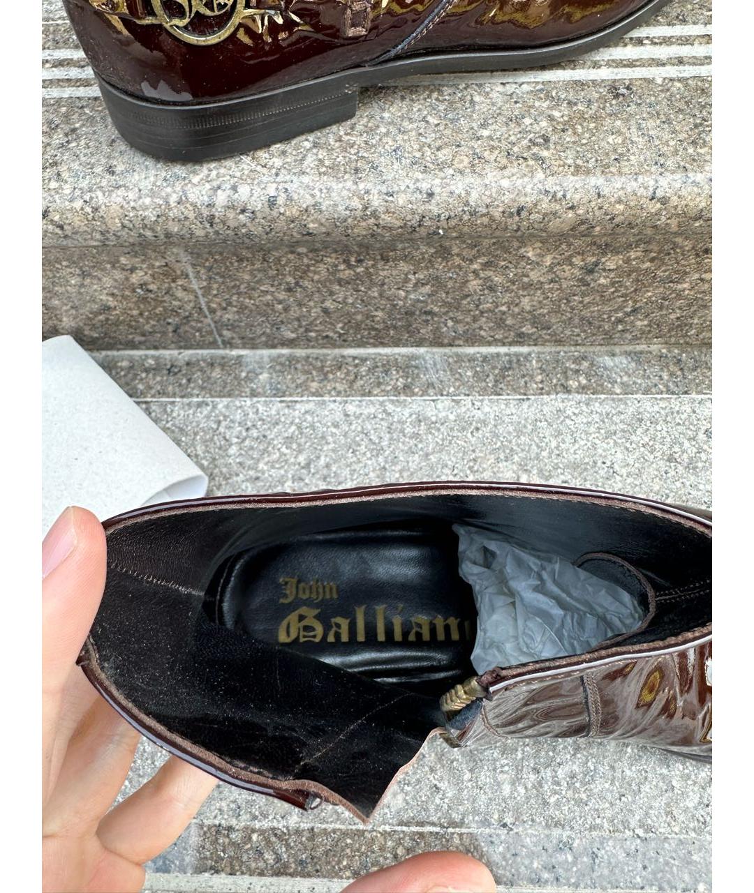 JOHN GALLIANO VINTAGE Бордовые высокие ботинки из лакированной кожи, фото 7