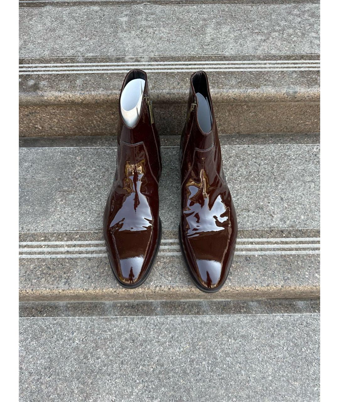 JOHN GALLIANO Бордовые высокие ботинки из лакированной кожи, фото 2