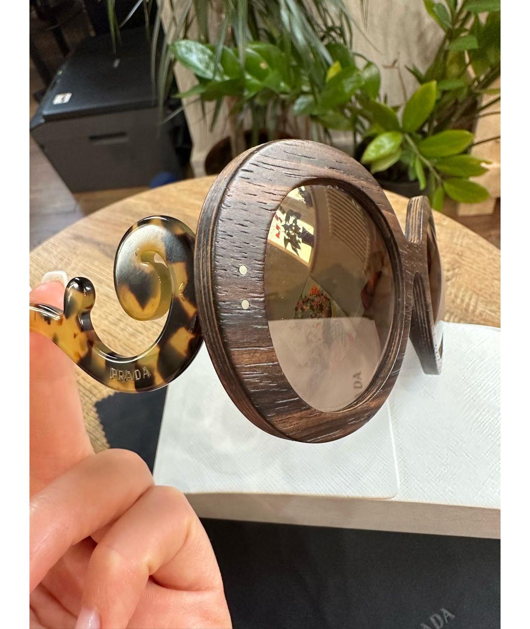 PRADA Коричневые деревянные солнцезащитные очки, фото 2