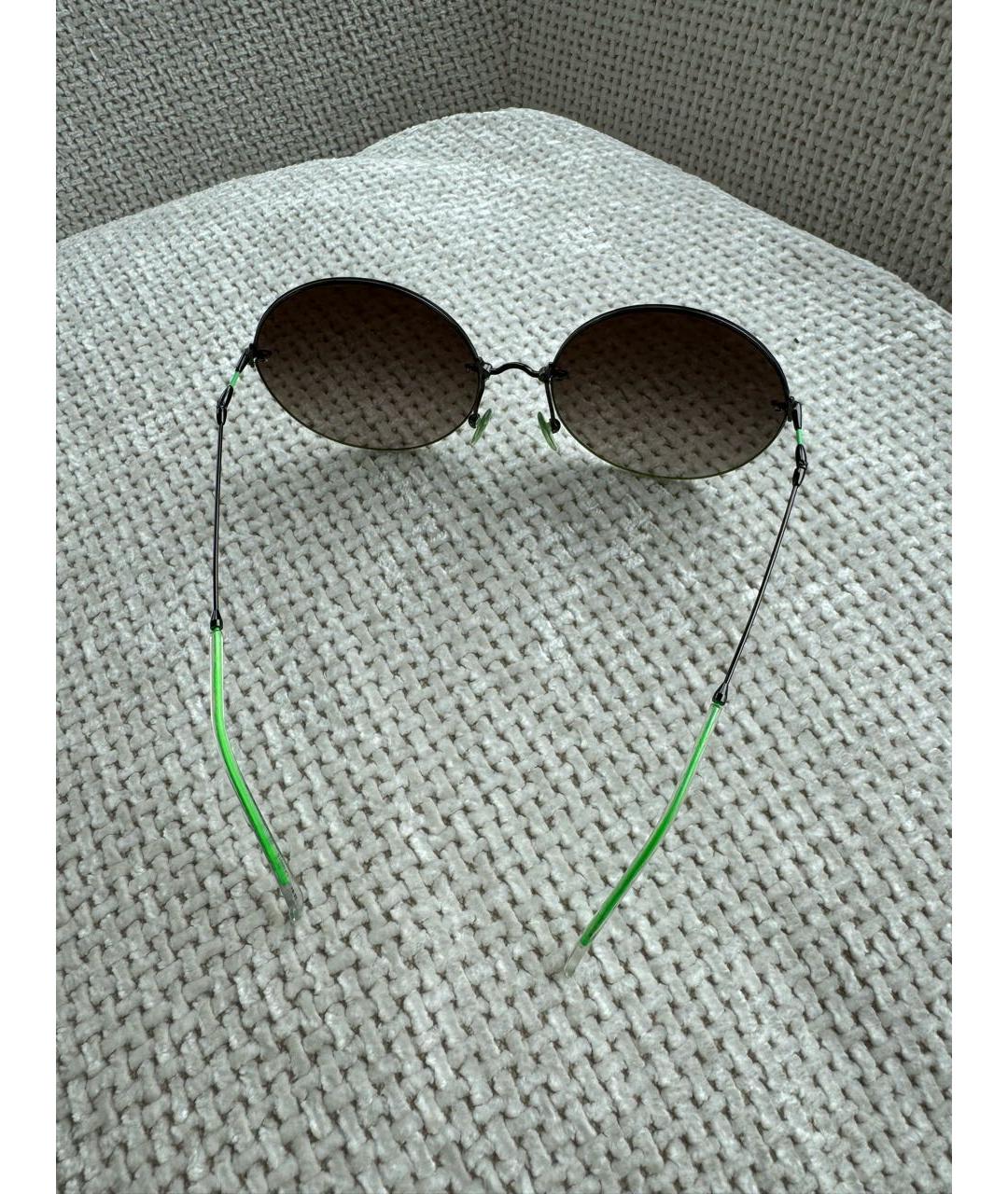 CHRISTOPHER KANE Антрацитовые пластиковые солнцезащитные очки, фото 6