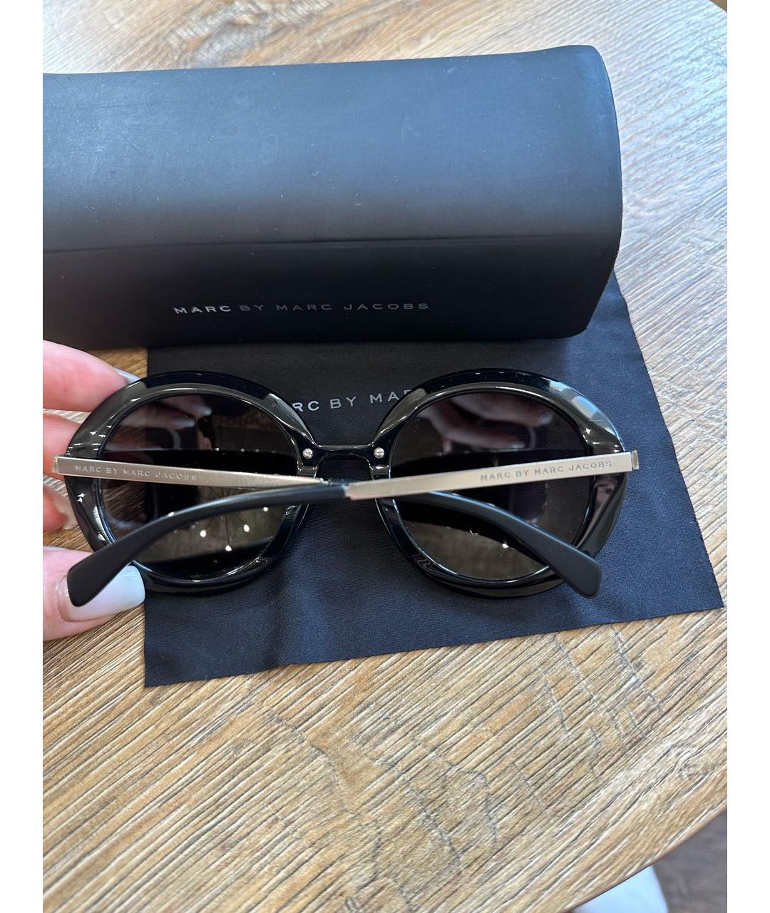 MARC BY MARC JACOBS Черные пластиковые солнцезащитные очки, фото 4