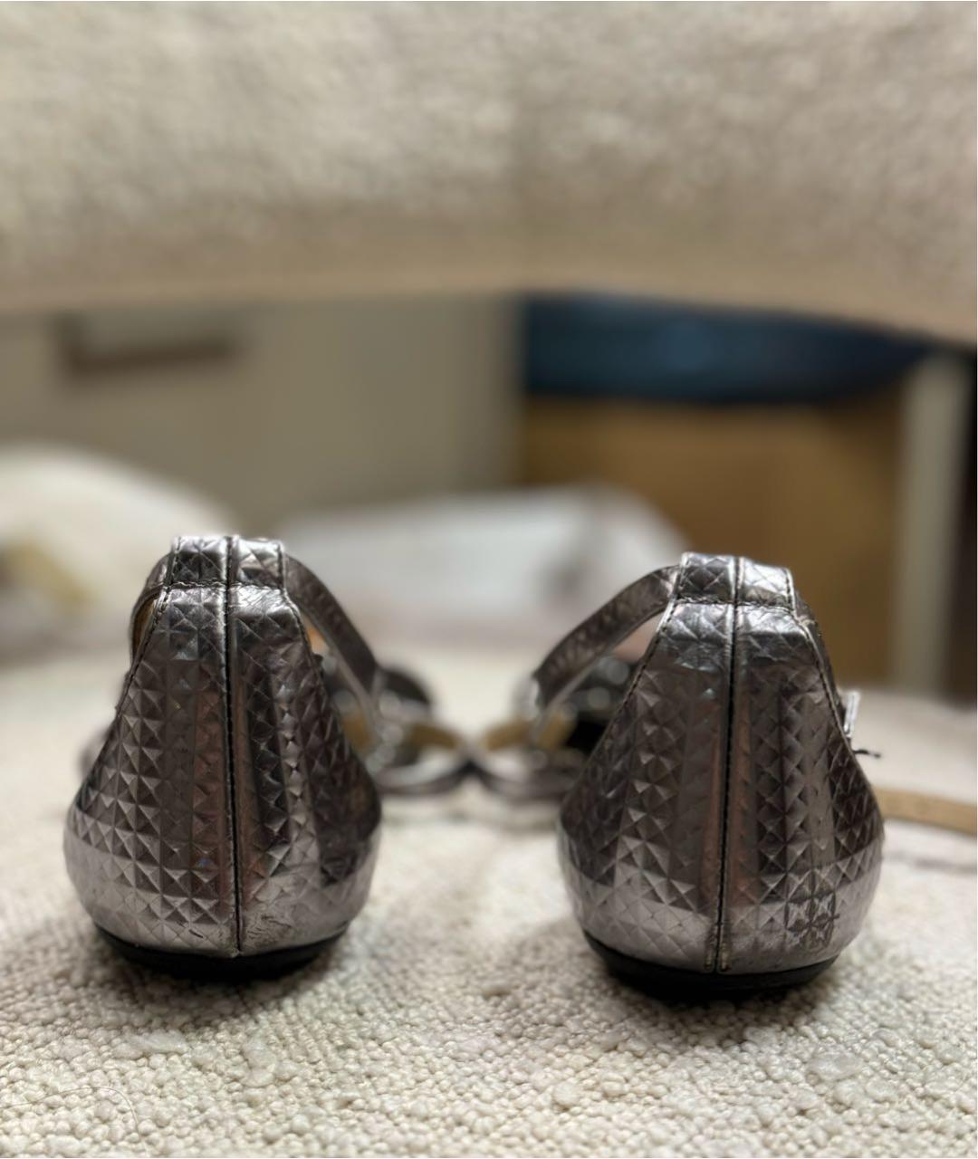 JIMMY CHOO Серебряные кожаные босоножки, фото 3