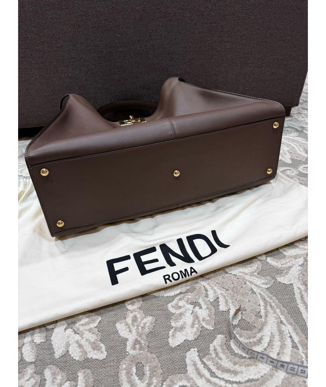 FENDI Коричневая кожаная сумка с короткими ручками, фото 6