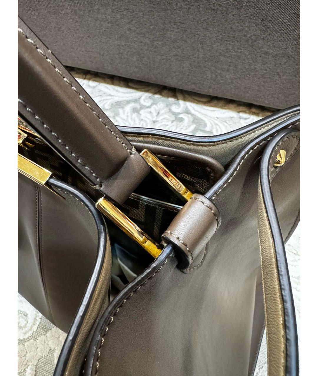 FENDI Коричневая кожаная сумка с короткими ручками, фото 5